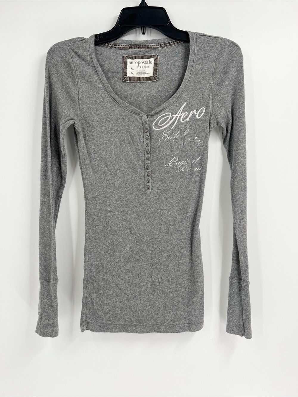Y2K Aeropostale Henley Shirt
Size Medium